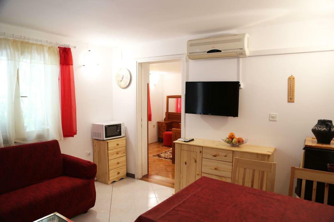 Authentic Apartment On The Seaside Omišalj Exteriör bild